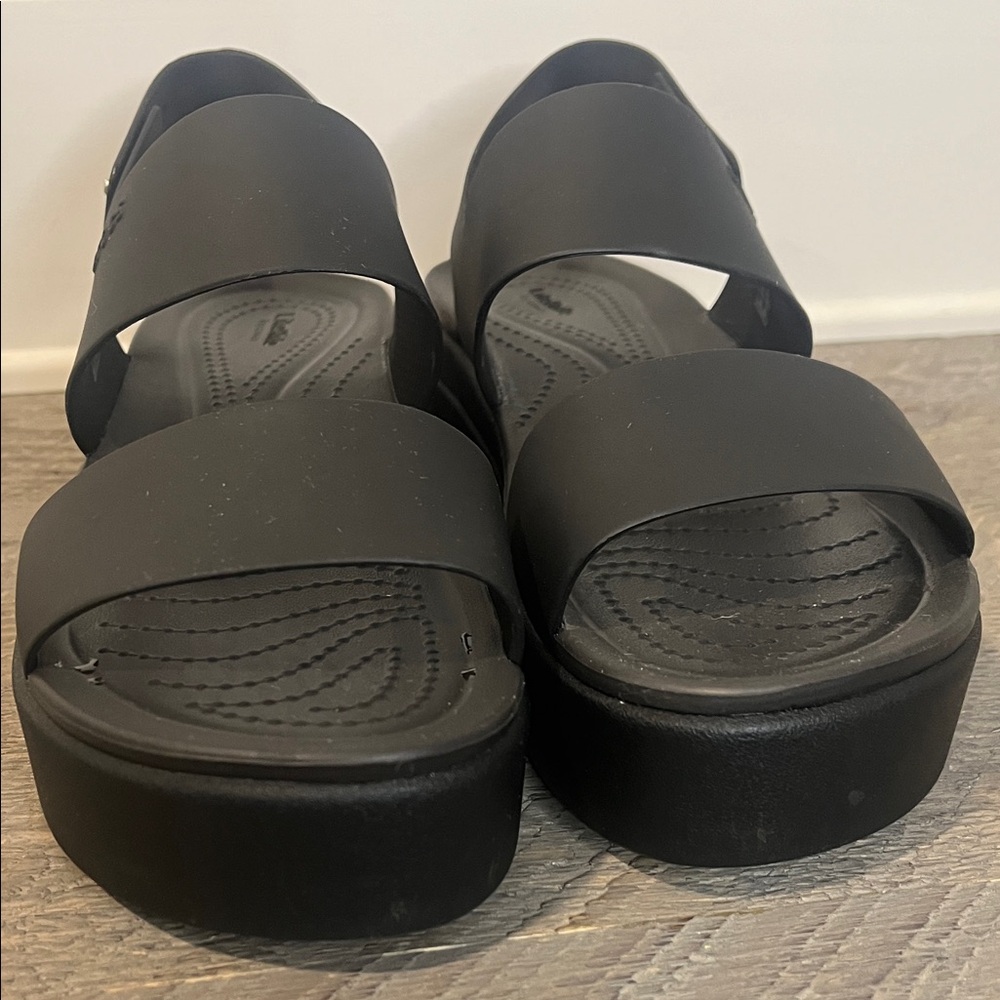Crocs Brooklyn Low Wedge Black - Size 7 - Picture 5 of 7
